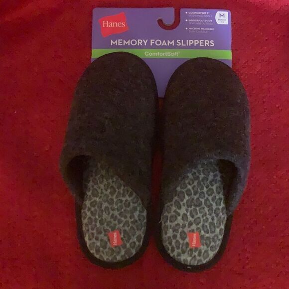 Hanes Slippers  - Picture 1 of 6